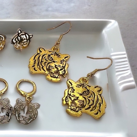 Embrace Elegance: Gold Dangle Tiger Earrings 🐅✨ NWT - Picture 6 of 6